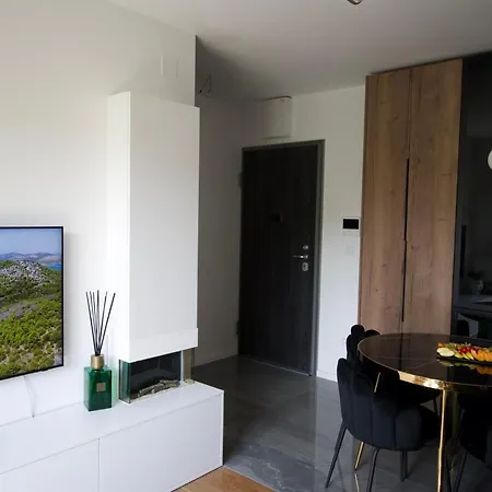 Daire Garden Paradise With Private Parking *