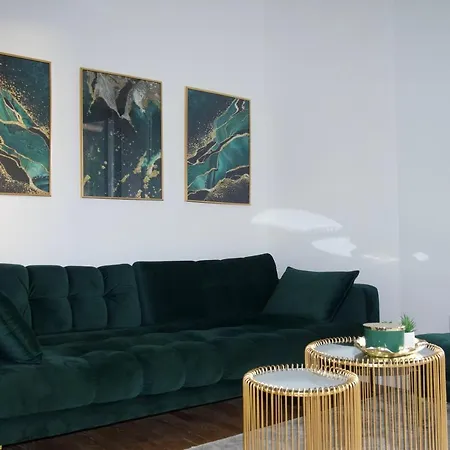 Garden Paradise With Private Parking Split